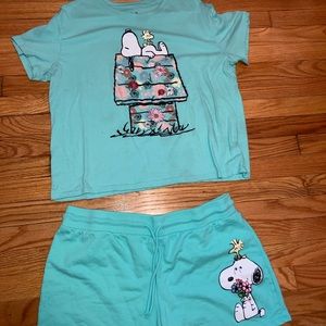 Snoopy summer outfit worn once